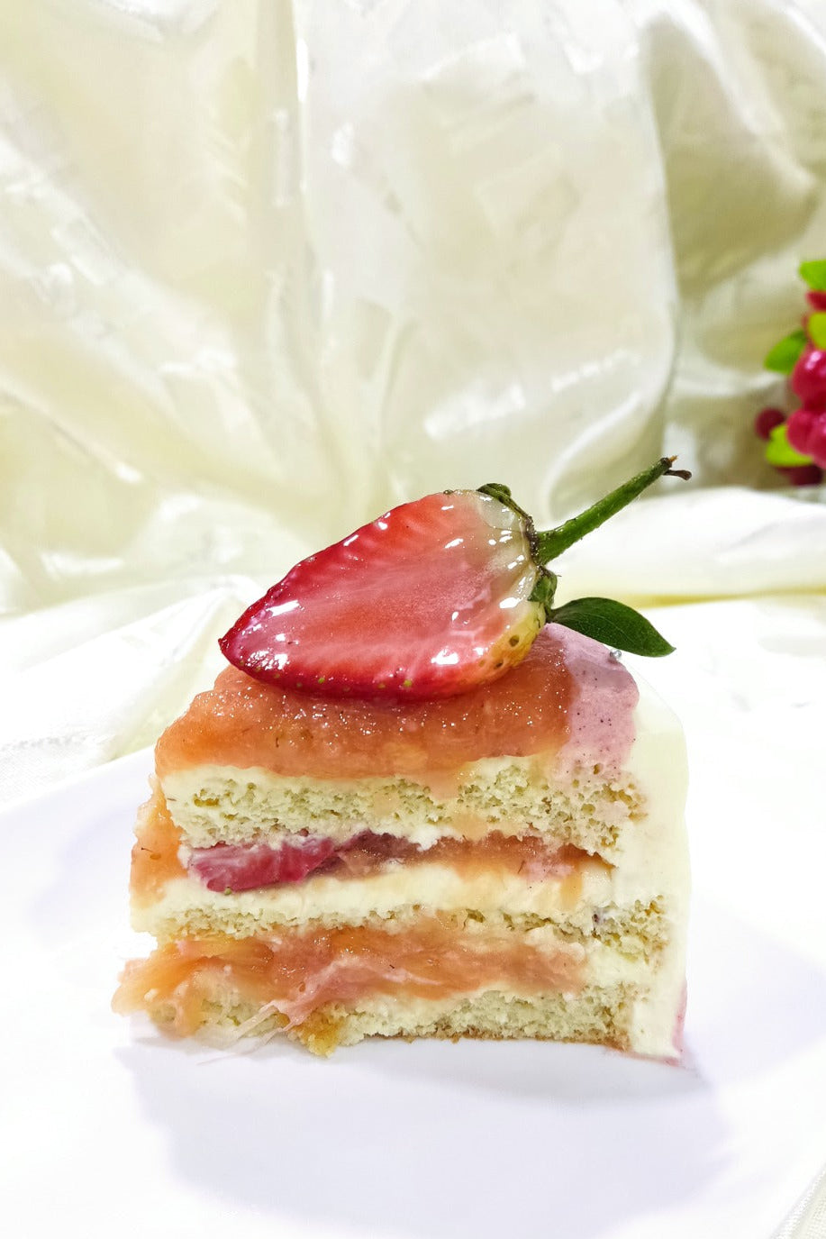 Keto Low-Carb Pineapple & Strawberry Cake Class (JB)